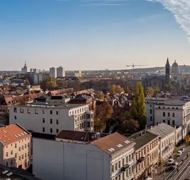 Potsdamer Ansicht Das Foto zeigt einen Blick auf die Potsdamer Innenstadt und das Nauener Tor