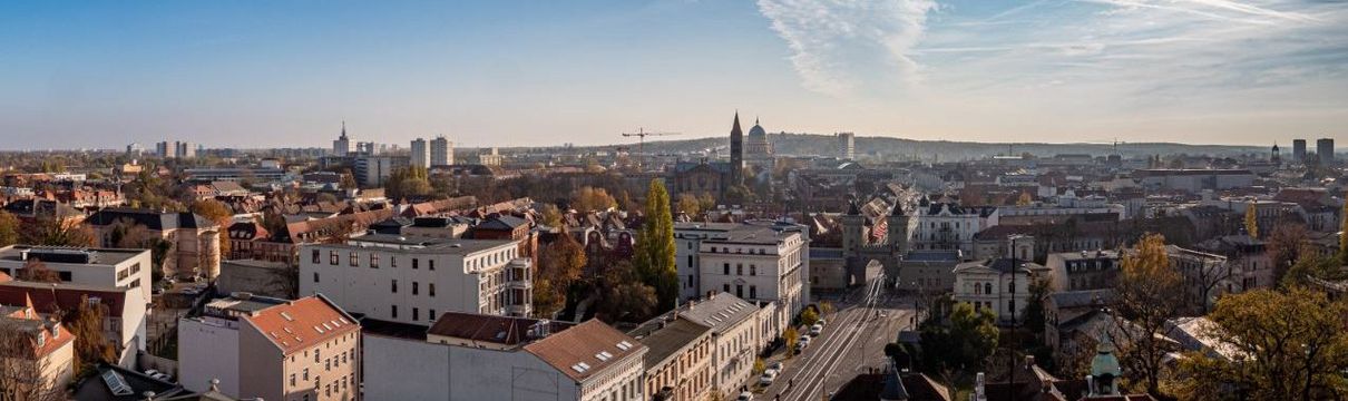 Potsdamer Ansicht Das Foto zeigt einen Blick auf die Potsdamer Innenstadt und das Nauener Tor