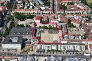 Ein Luftbild von Potsdam, in das ein rote Umrandung um eine Freifläche eingezeichnet ist.