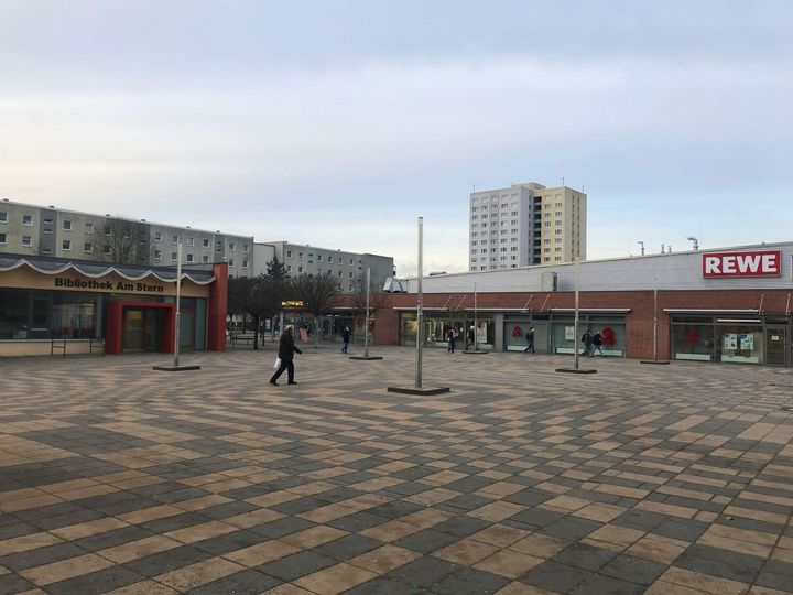 Ein Blick auf den Johannes-Kepler-Platz am Stern