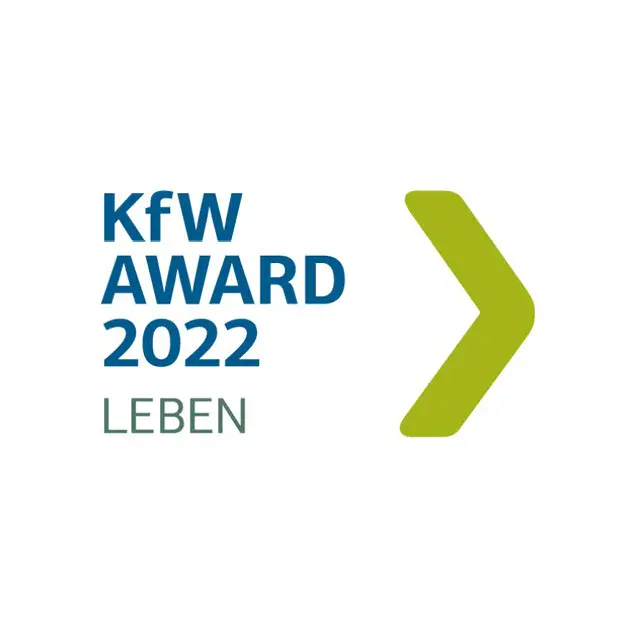 Logo des KfW Award 2022 in der Kategorie Leben mit blauer Schrift und grünem Pfeilsymbol