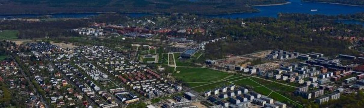 Luftbild des Bornstedter Felds mit dem Volkspark.