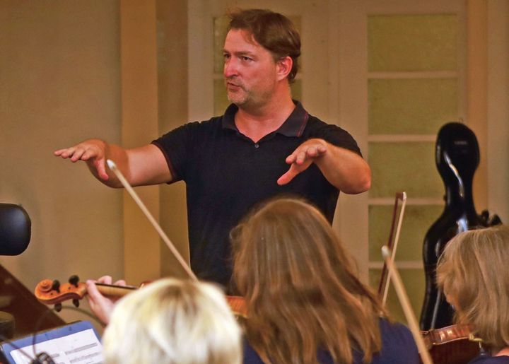 Knut Andreas ist der Dirigent des Sinfonieorchesters Collegium musicum Potsdam.