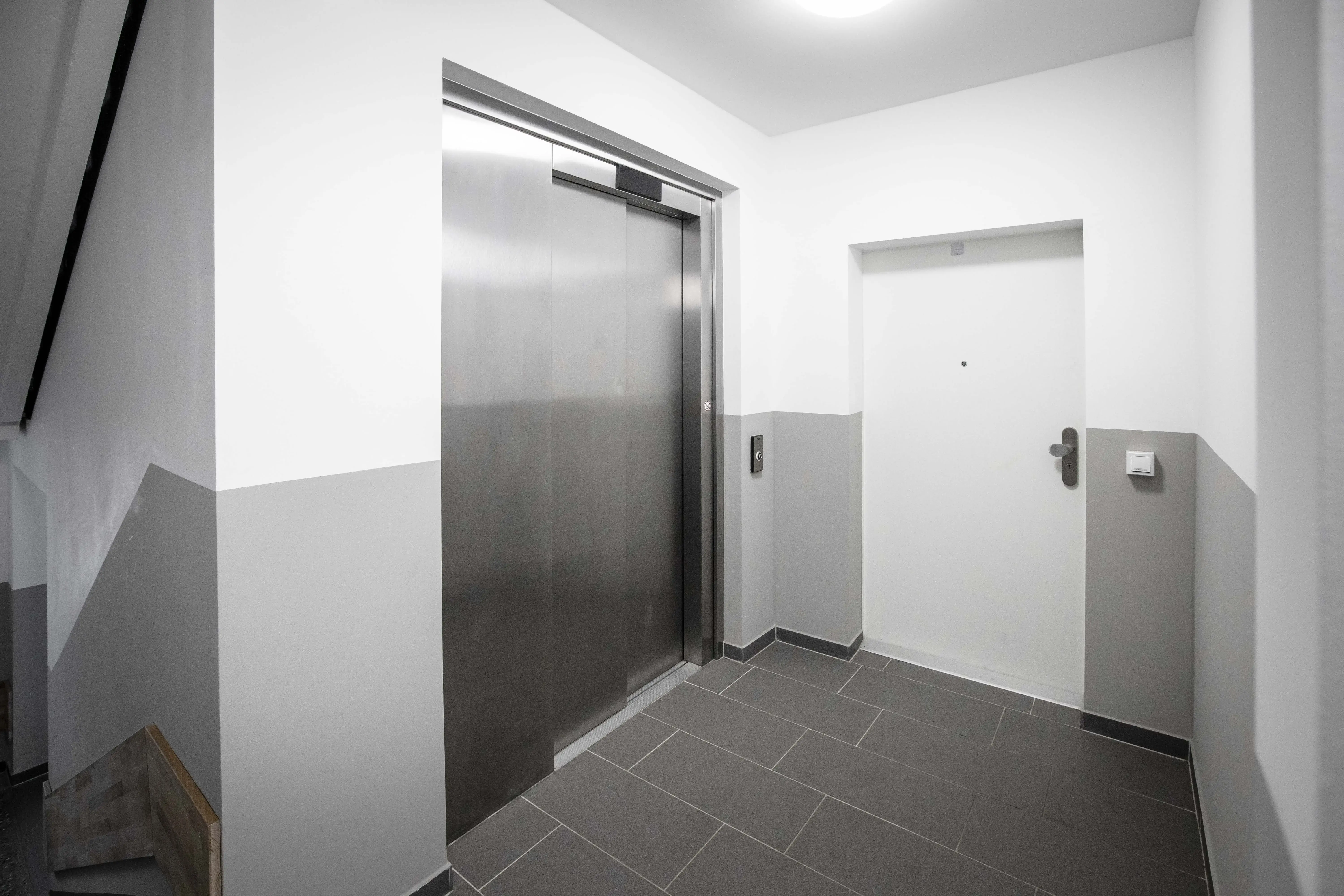 Aufzugseinbau_Hertha_Thiele_Weg_c_Stine_Photography.jpg
