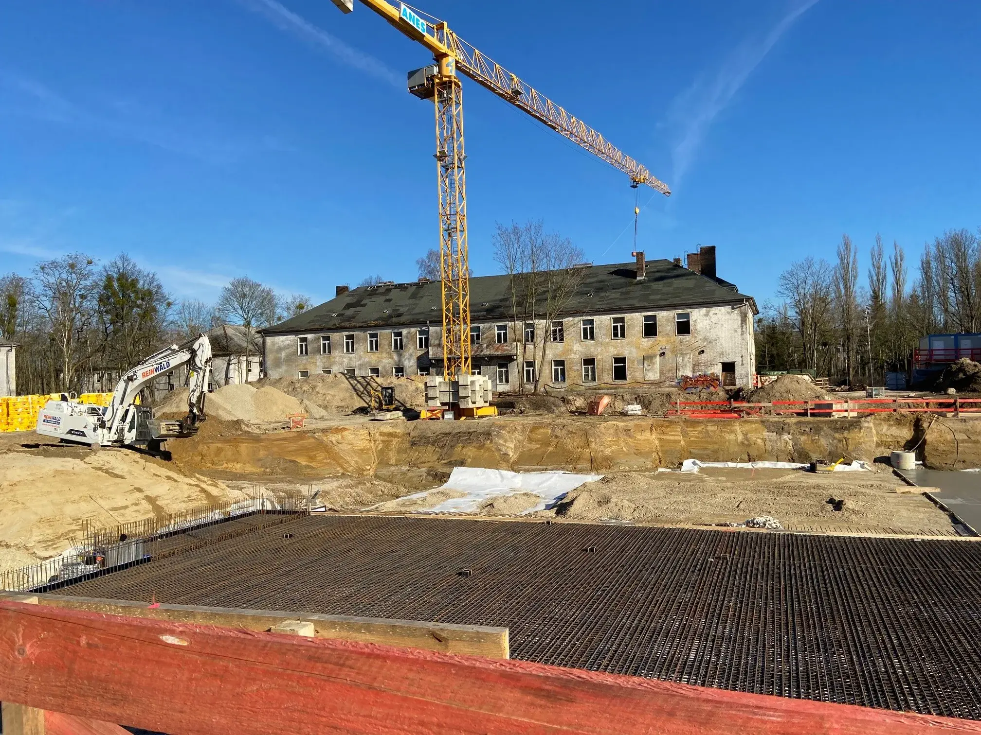 20220308_Krampnitz_Baustelle_kuenftige_Grundschule01__c__Anna_Winkler.jpg