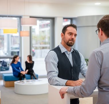 ProPotsdam-Mitarbeiter im Gespräch