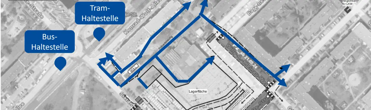 Schwarzweißer Plan mit blauen Pfeilen zur Wegbeschreibung