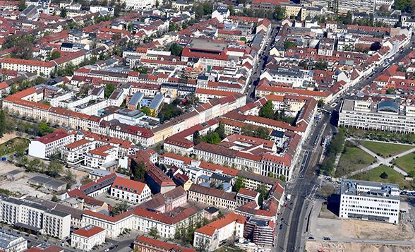 Luftaufnahme auf die dicht besiedelte Potsdamer Innenstadt