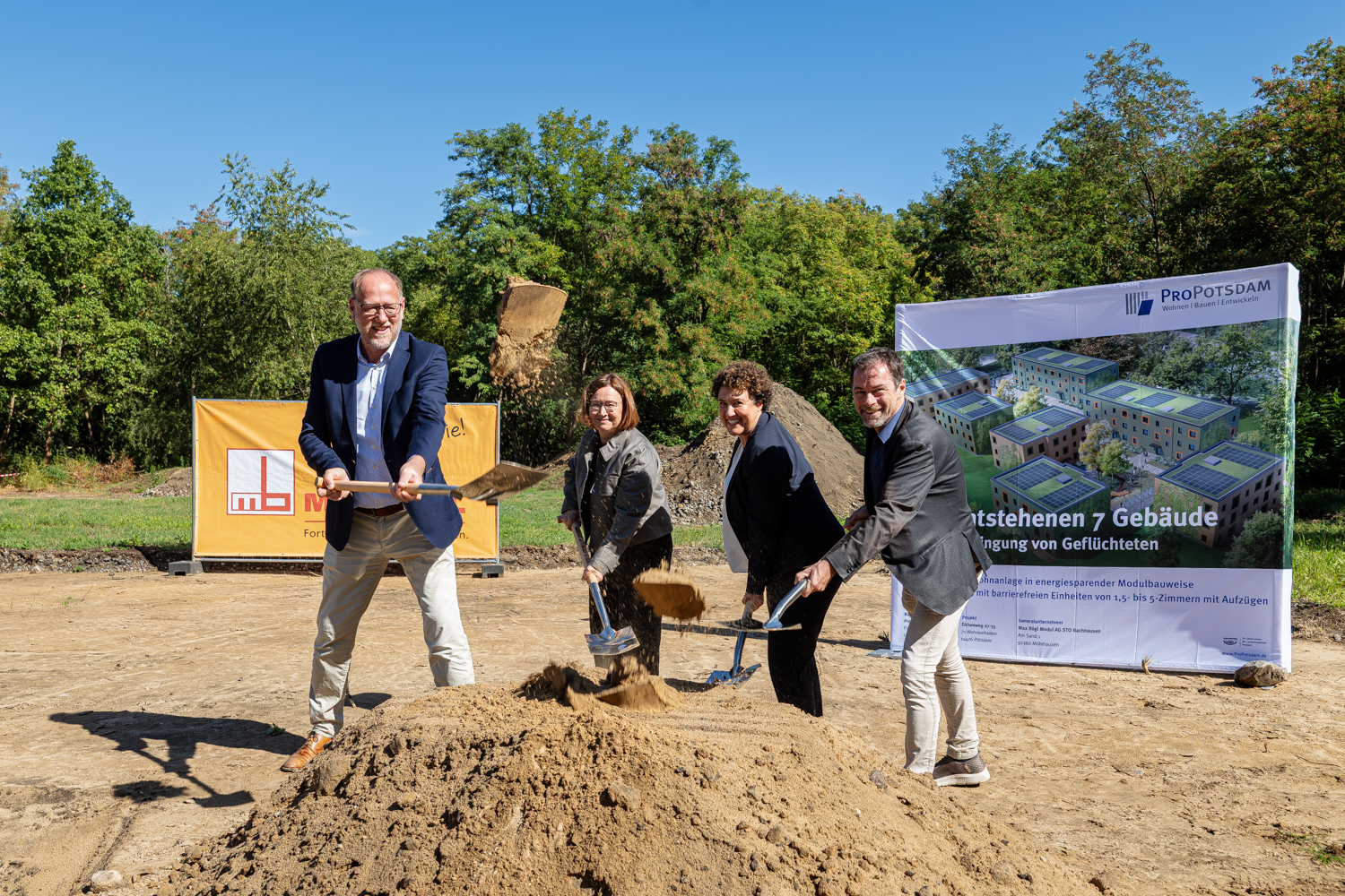 ProPotsdam_Spatenstich_Eichenweg__Foto_sevens_maltry_Fotografen_.jpg